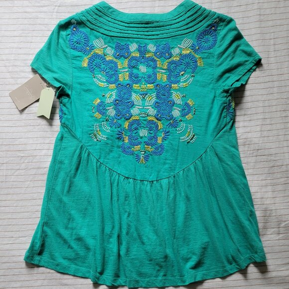 Anthropologie embroidered Tee top - Picture 2 of 9